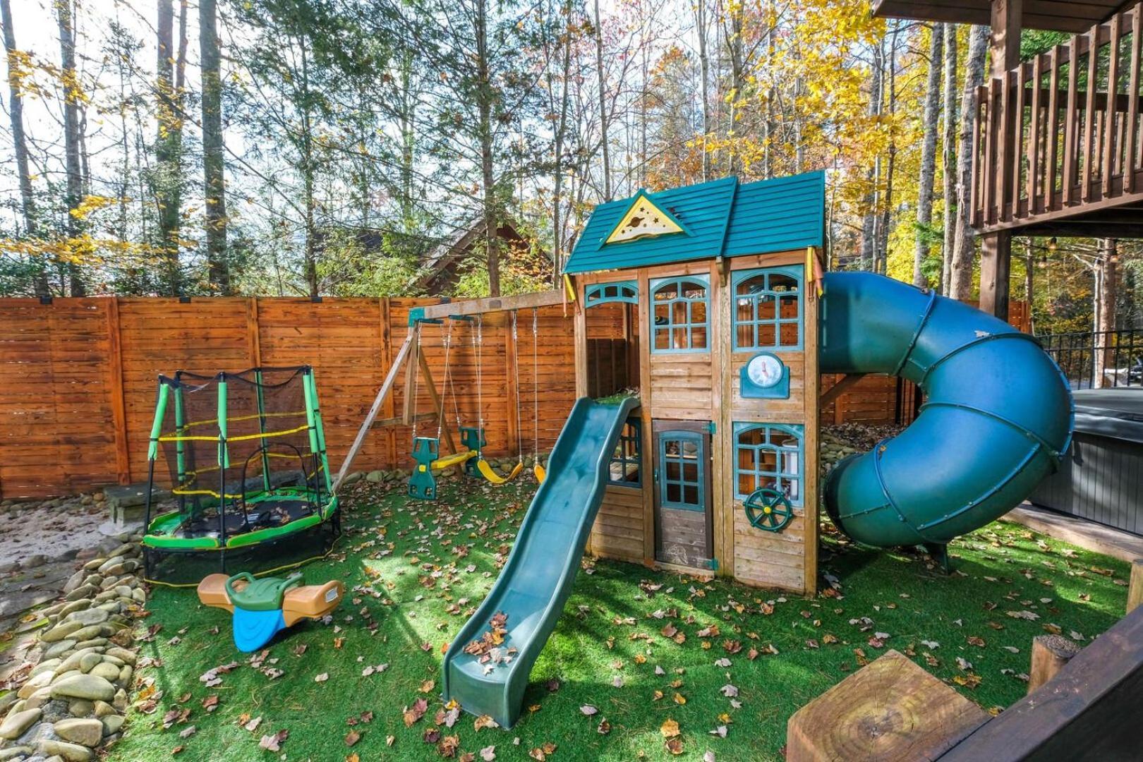 Pitter Patter Swimming Pool Ht Near D'Town Villa Gatlinburg Exterior photo