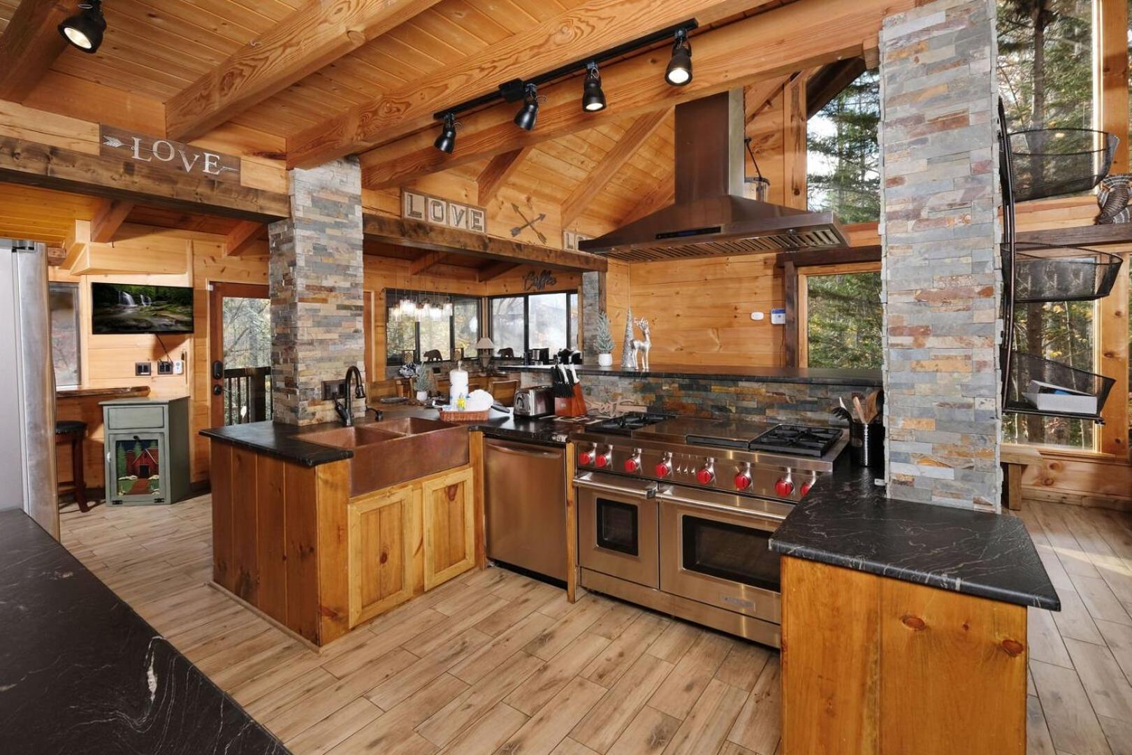 Pitter Patter Swimming Pool Ht Near D'Town Villa Gatlinburg Exterior photo